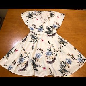 Onehart Womens Floral White Dress Medium
